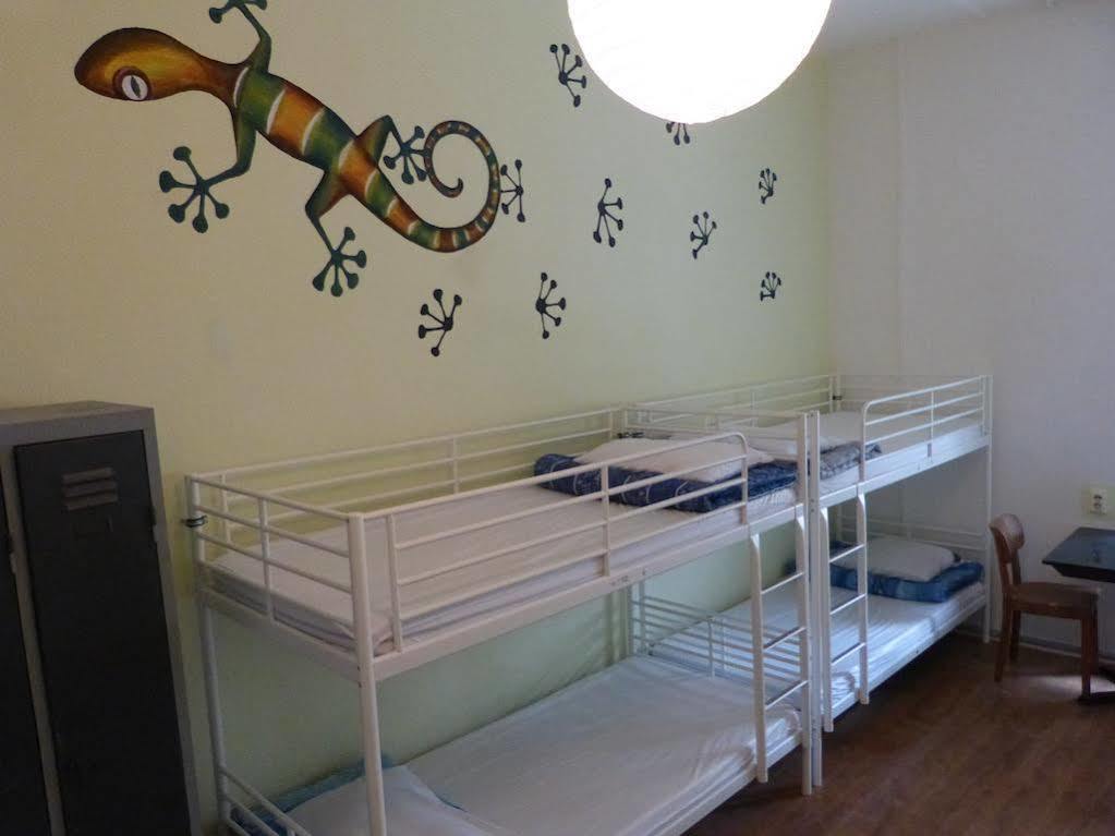Corner Hostel Berlin Prenzlauer Berg Ngoại thất bức ảnh